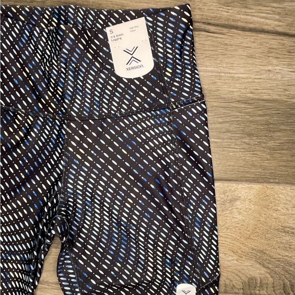 Xersion High Rise Quick Dry 7/8 Ankle - Picture 5 of 6